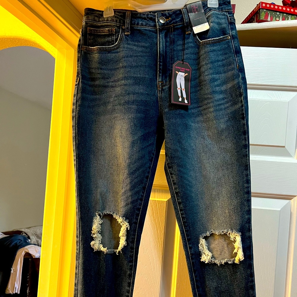 No Boundaries high rise Mom Jeans